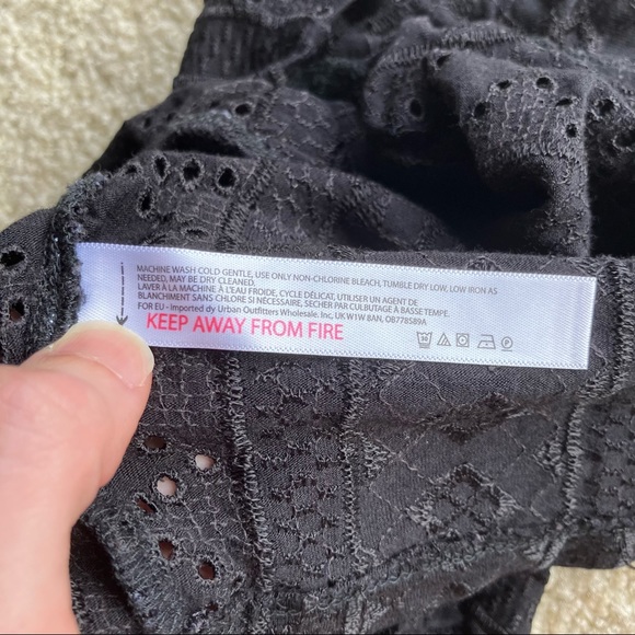 Free People Intimately black lace crop top - Picture 5 of 5